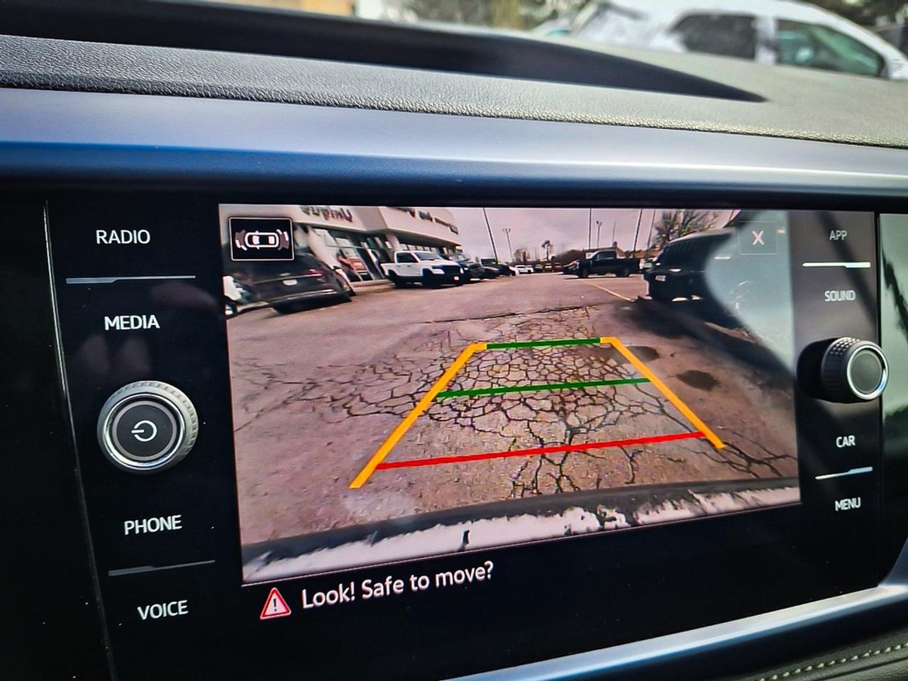 2024 Volkswagen Taos  Photo