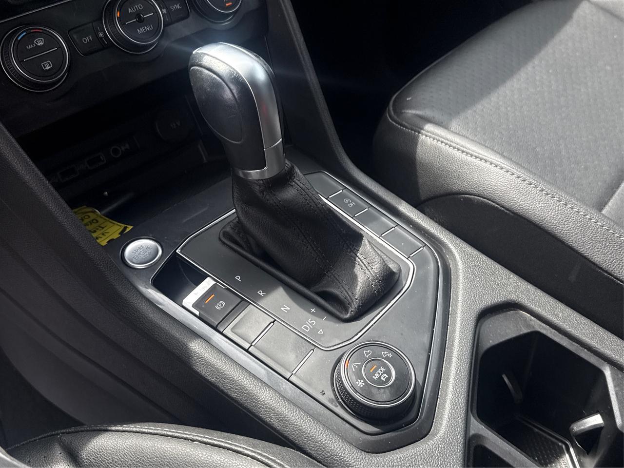 2019 Volkswagen Tiguan CERTIFIED MINT AWD LEATHER  WE FINANCE ALL CREDIT Photo