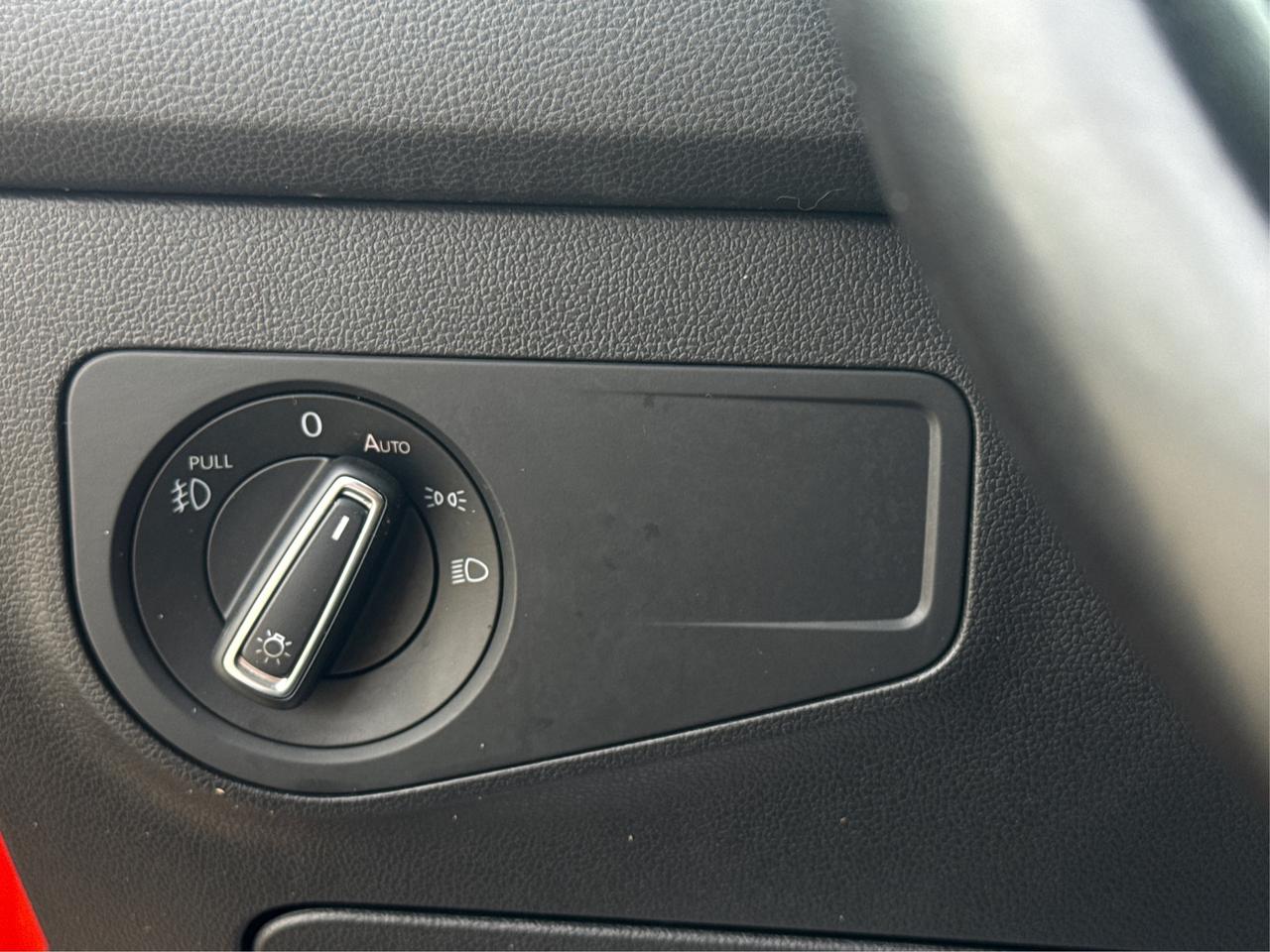 2019 Volkswagen Tiguan CERTIFIED MINT AWD LEATHER  WE FINANCE ALL CREDIT Photo
