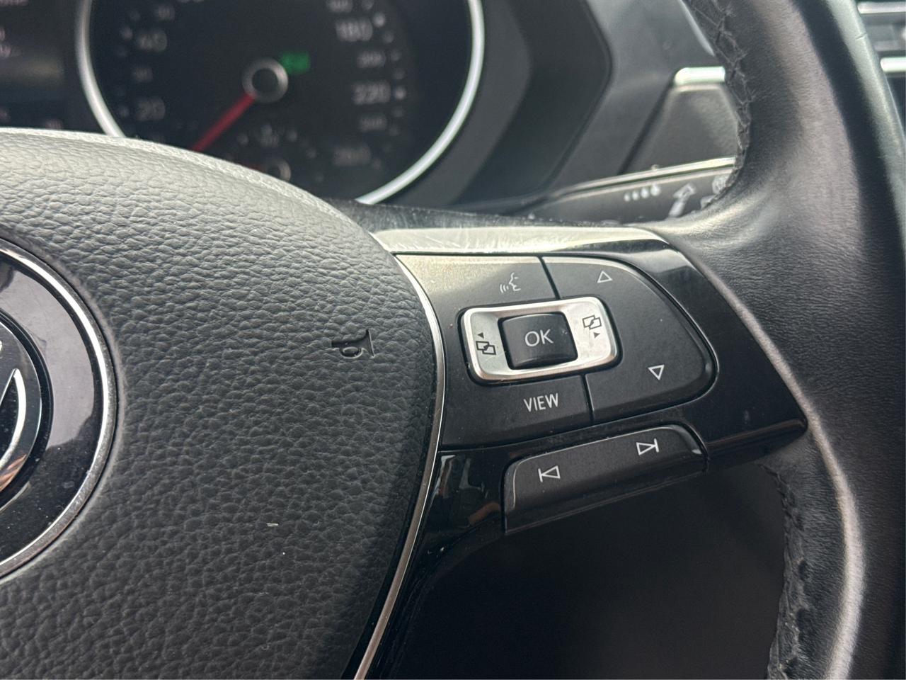 2019 Volkswagen Tiguan CERTIFIED MINT AWD LEATHER  WE FINANCE ALL CREDIT Photo