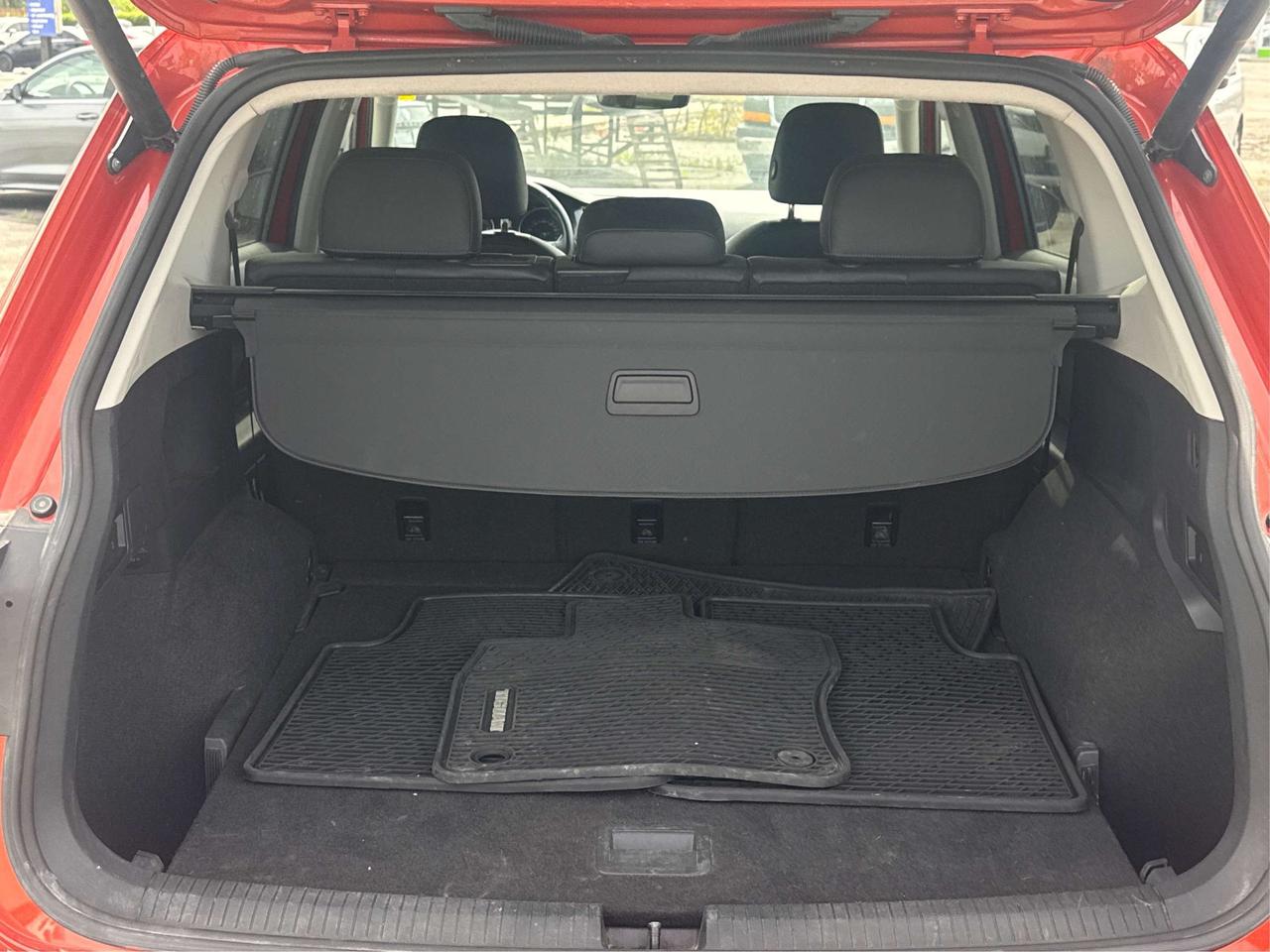 2019 Volkswagen Tiguan CERTIFIED MINT AWD LEATHER  WE FINANCE ALL CREDIT Photo