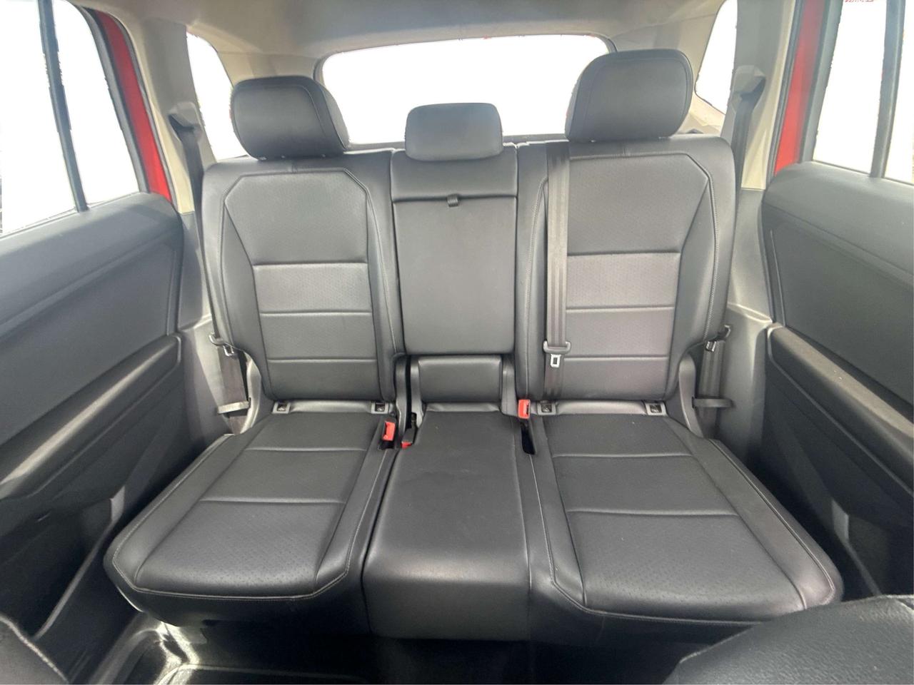 2019 Volkswagen Tiguan CERTIFIED MINT AWD LEATHER  WE FINANCE ALL CREDIT Photo
