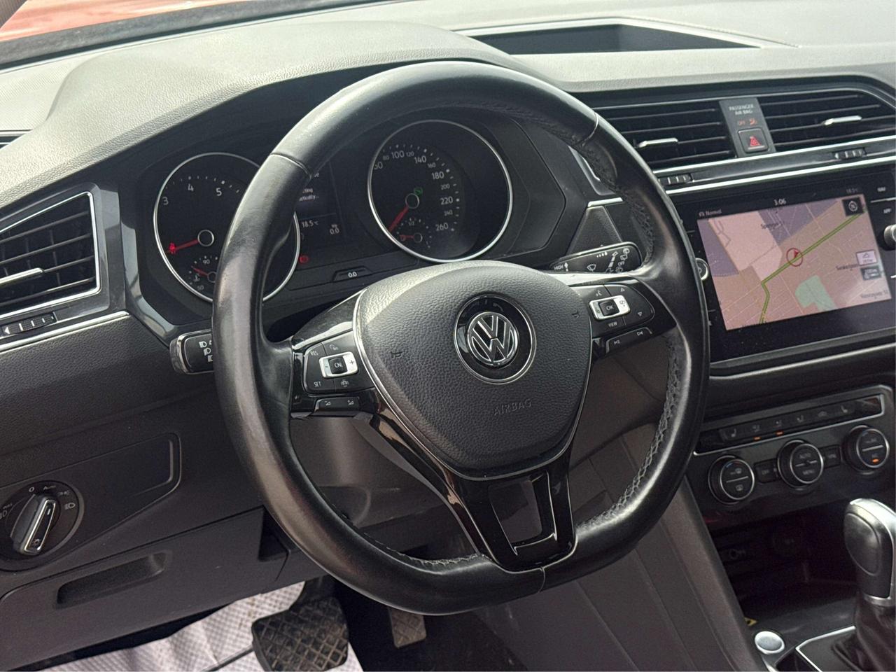 2019 Volkswagen Tiguan CERTIFIED MINT AWD LEATHER  WE FINANCE ALL CREDIT Photo