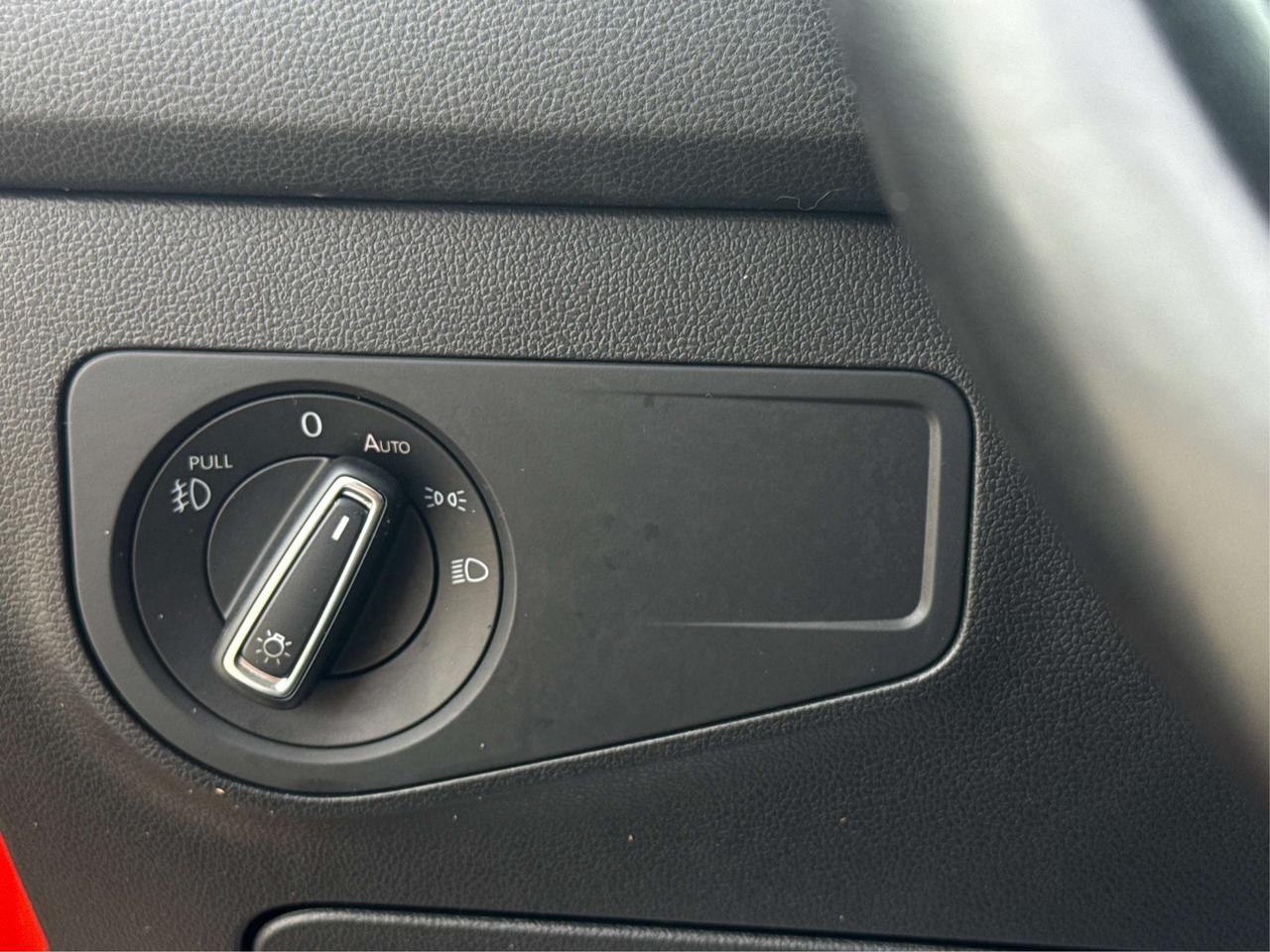 2019 Volkswagen Tiguan CERTIFIED MINT AWD LEATHER  WE FINANCE ALL CREDIT Photo