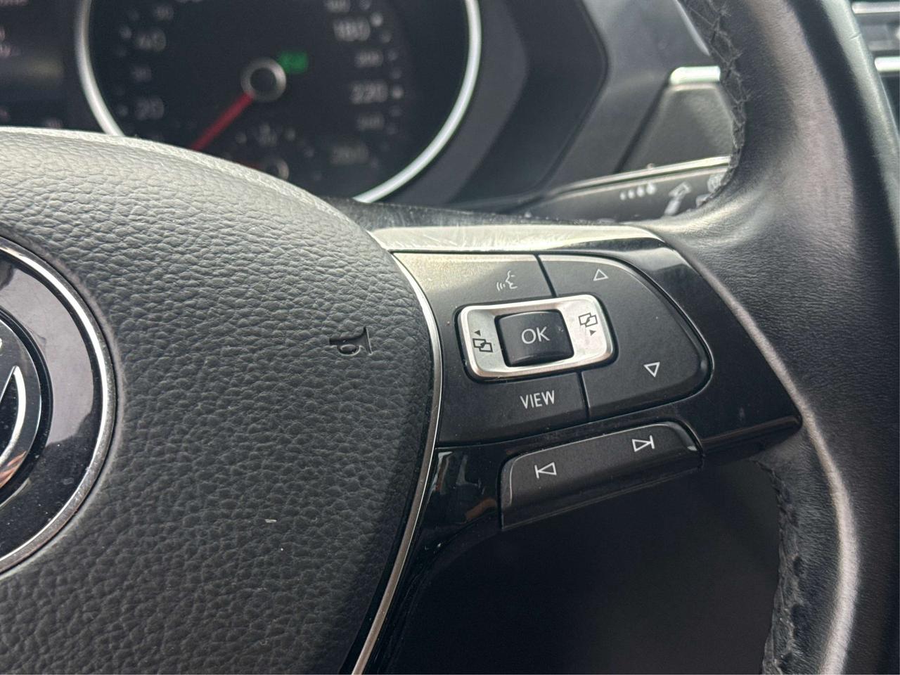 2019 Volkswagen Tiguan CERTIFIED MINT AWD LEATHER  WE FINANCE ALL CREDIT Photo