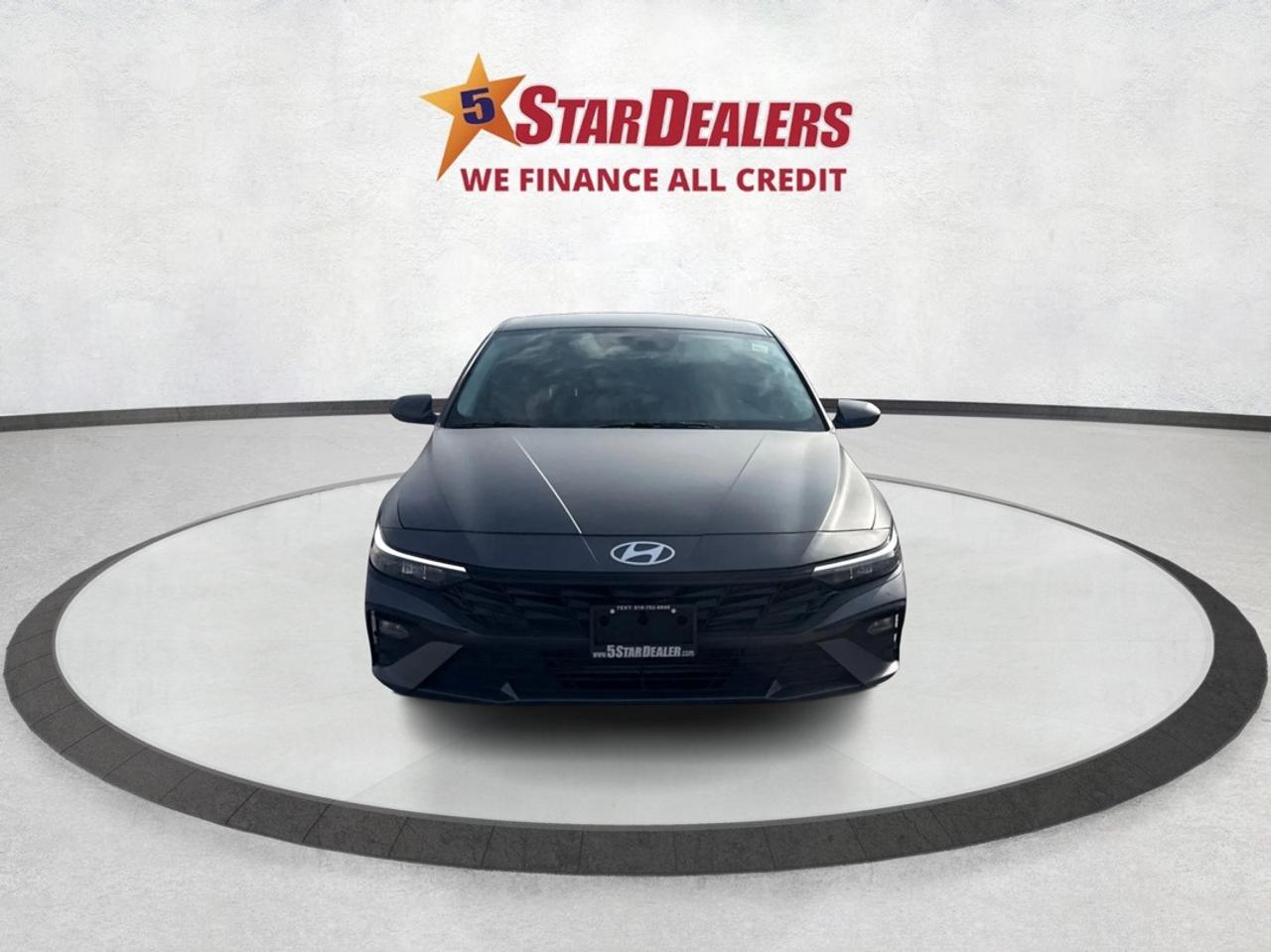 2024 Hyundai Elantra CRUISE REAR CAM LOW KM MINT! WE FINANCE ALL CREDIT Photo