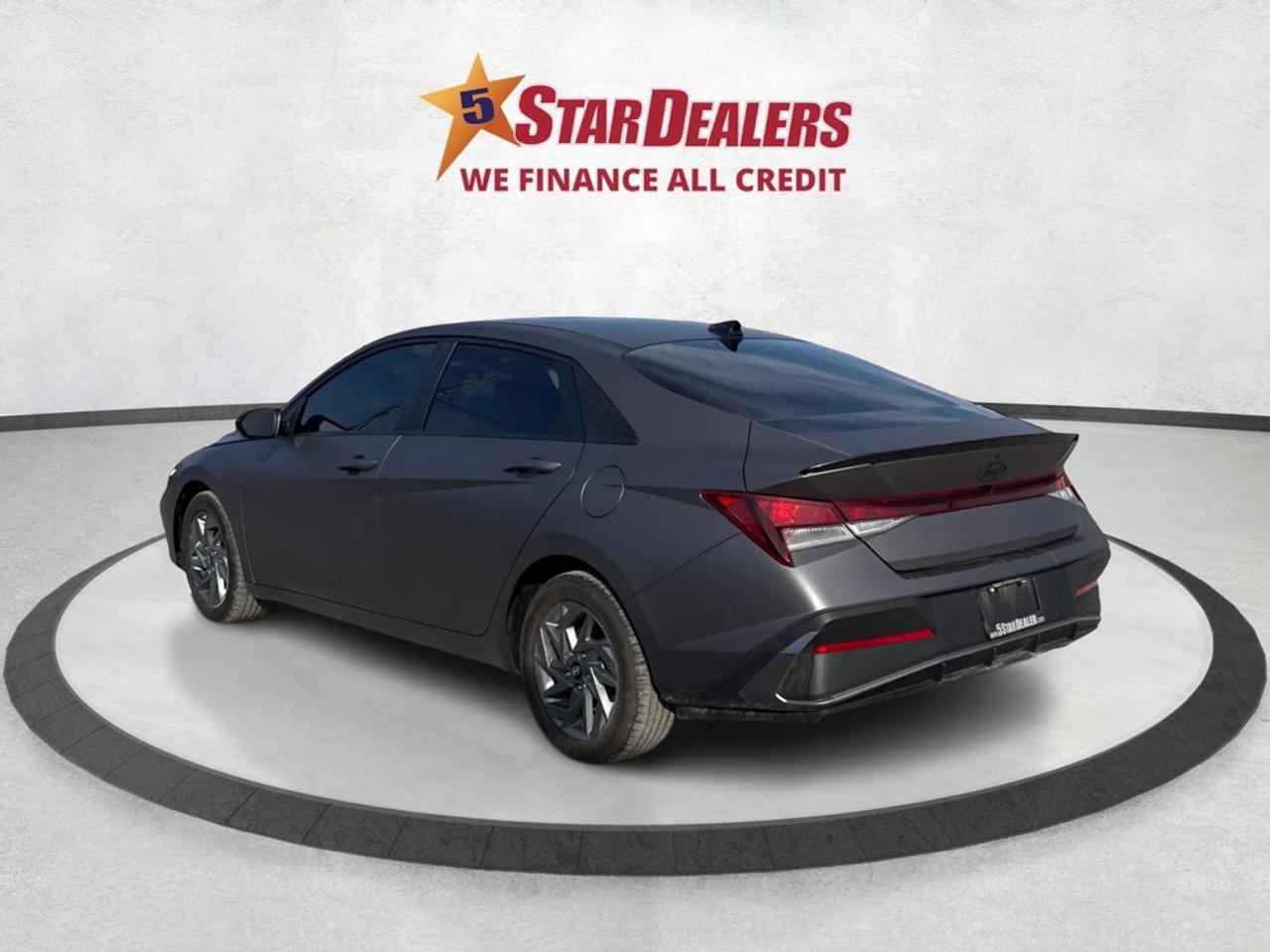 2024 Hyundai Elantra CRUISE REAR CAM LOW KM MINT! WE FINANCE ALL CREDIT Photo4