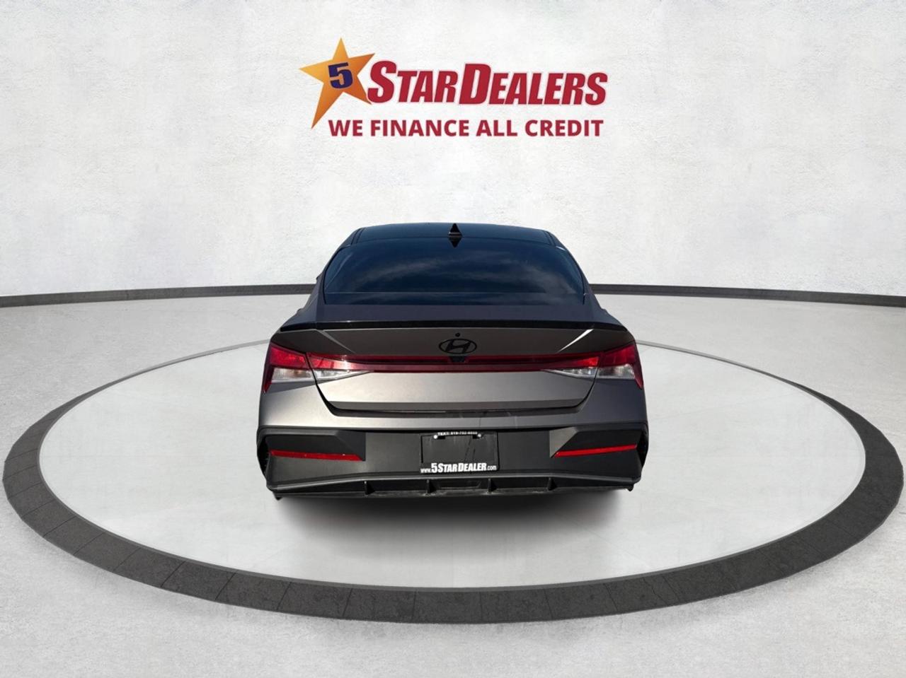 2024 Hyundai Elantra CRUISE REAR CAM LOW KM MINT! WE FINANCE ALL CREDIT Photo