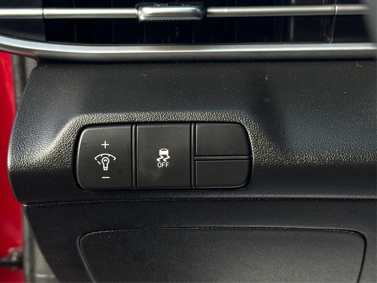 2024 Hyundai Elantra CRUISE REAR CAM LOW KM MINT! WE FINANCE ALL CREDIT Photo