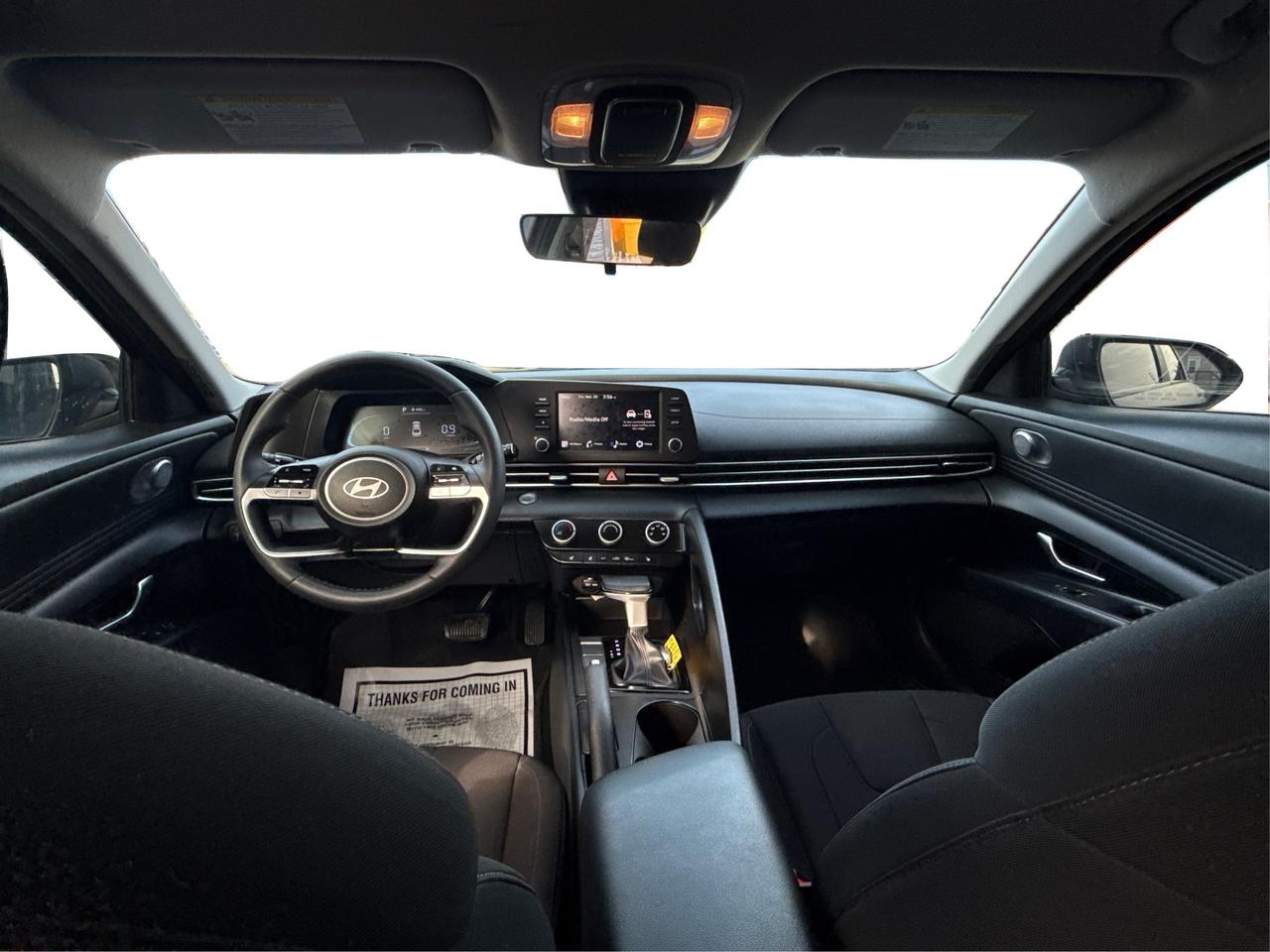 2024 Hyundai Elantra CRUISE REAR CAM LOW KM MINT! WE FINANCE ALL CREDIT Photo