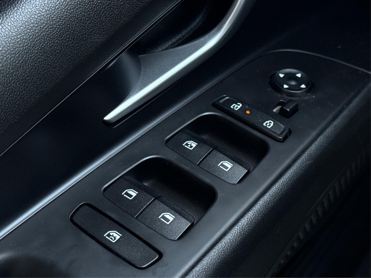 2024 Hyundai Elantra CRUISE REAR CAM LOW KM MINT! WE FINANCE ALL CREDIT Photo