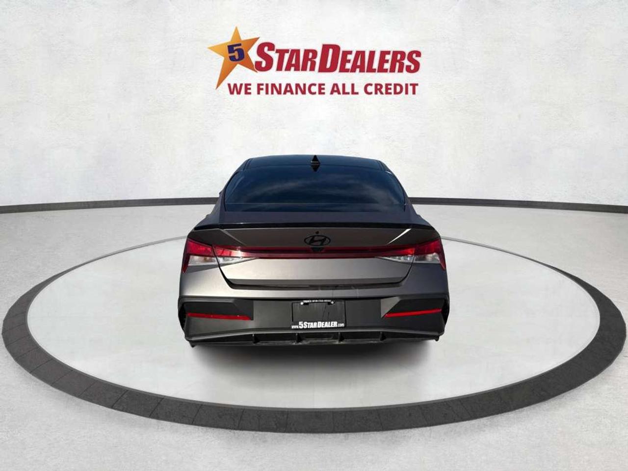 2024 Hyundai Elantra CRUISE REAR CAM LOW KM MINT! WE FINANCE ALL CREDIT Photo