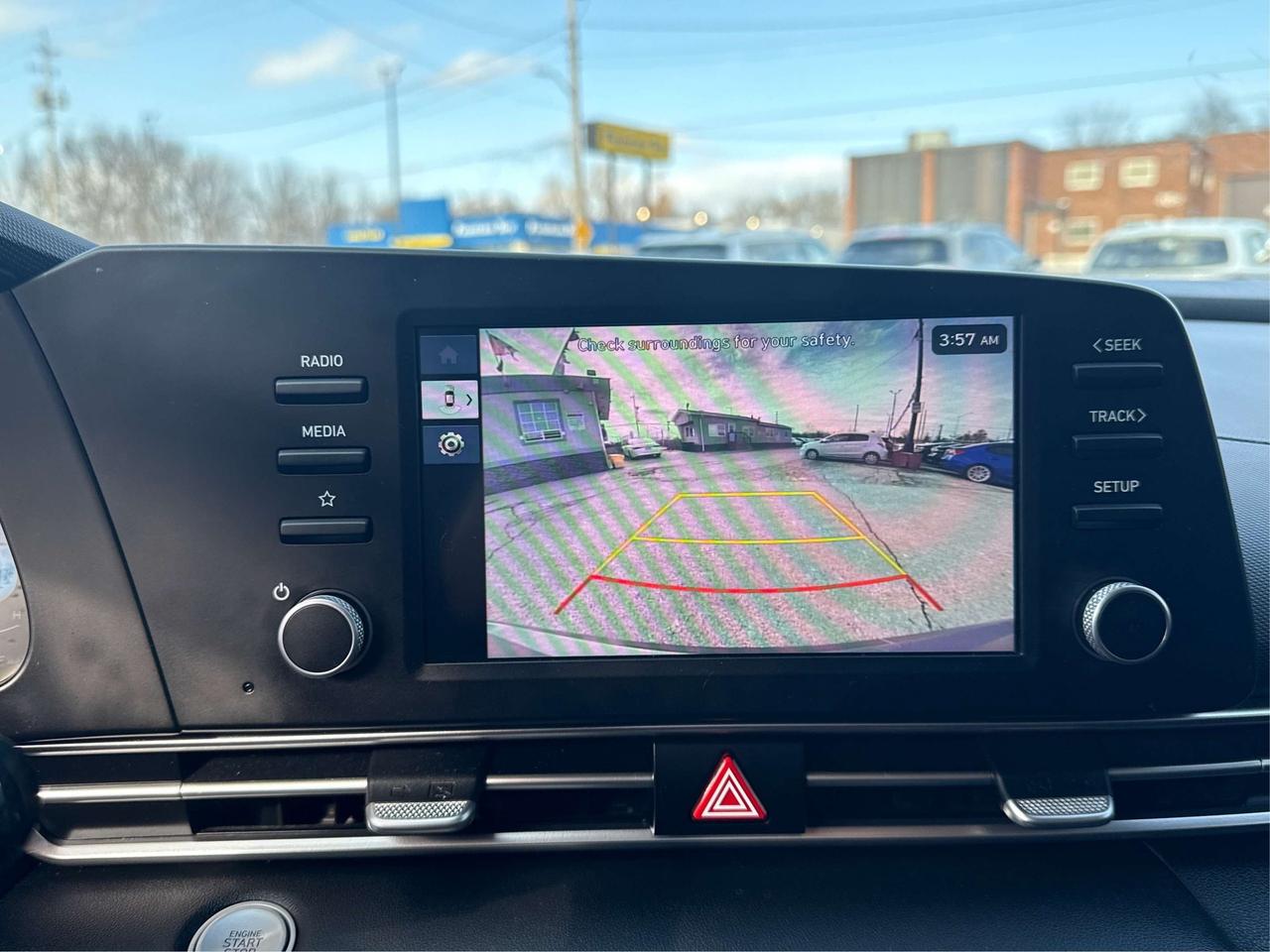 2024 Hyundai Elantra CRUISE REAR CAM LOW KM MINT! WE FINANCE ALL CREDIT Photo