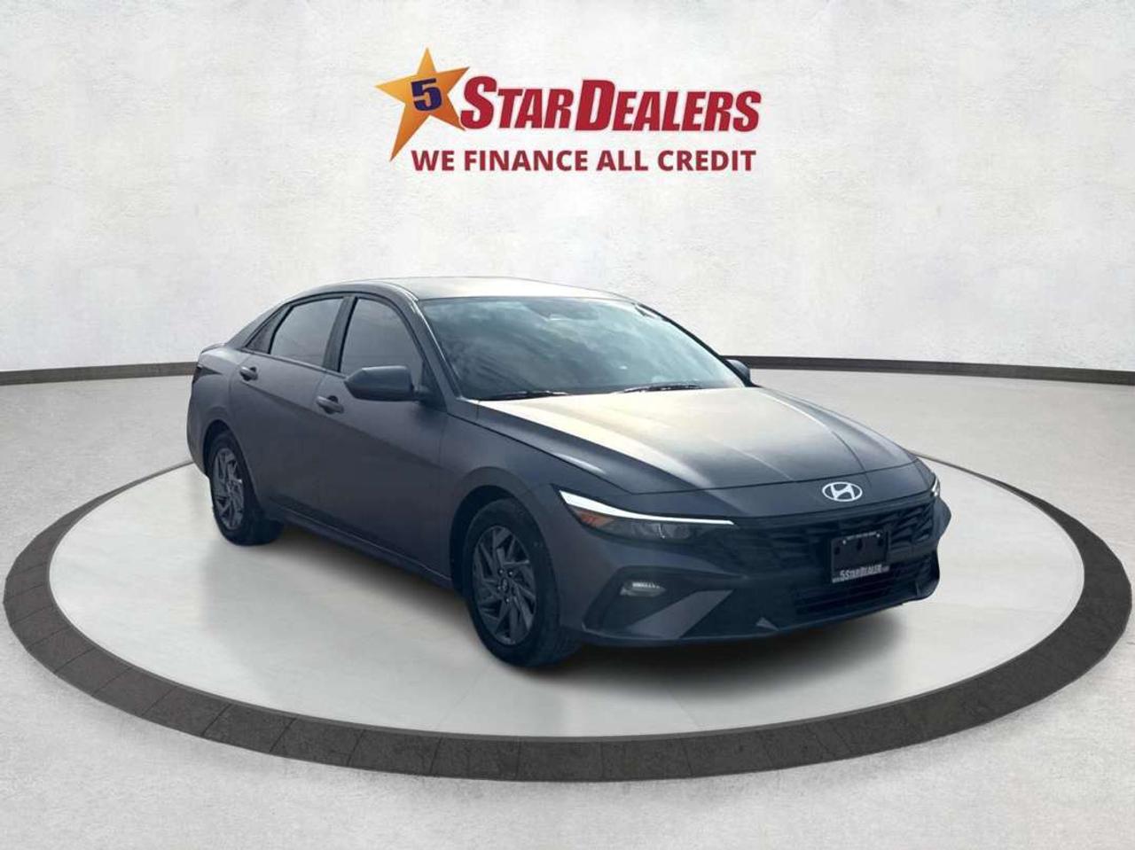 2024 Hyundai Elantra CRUISE REAR CAM LOW KM MINT! WE FINANCE ALL CREDIT Photo0