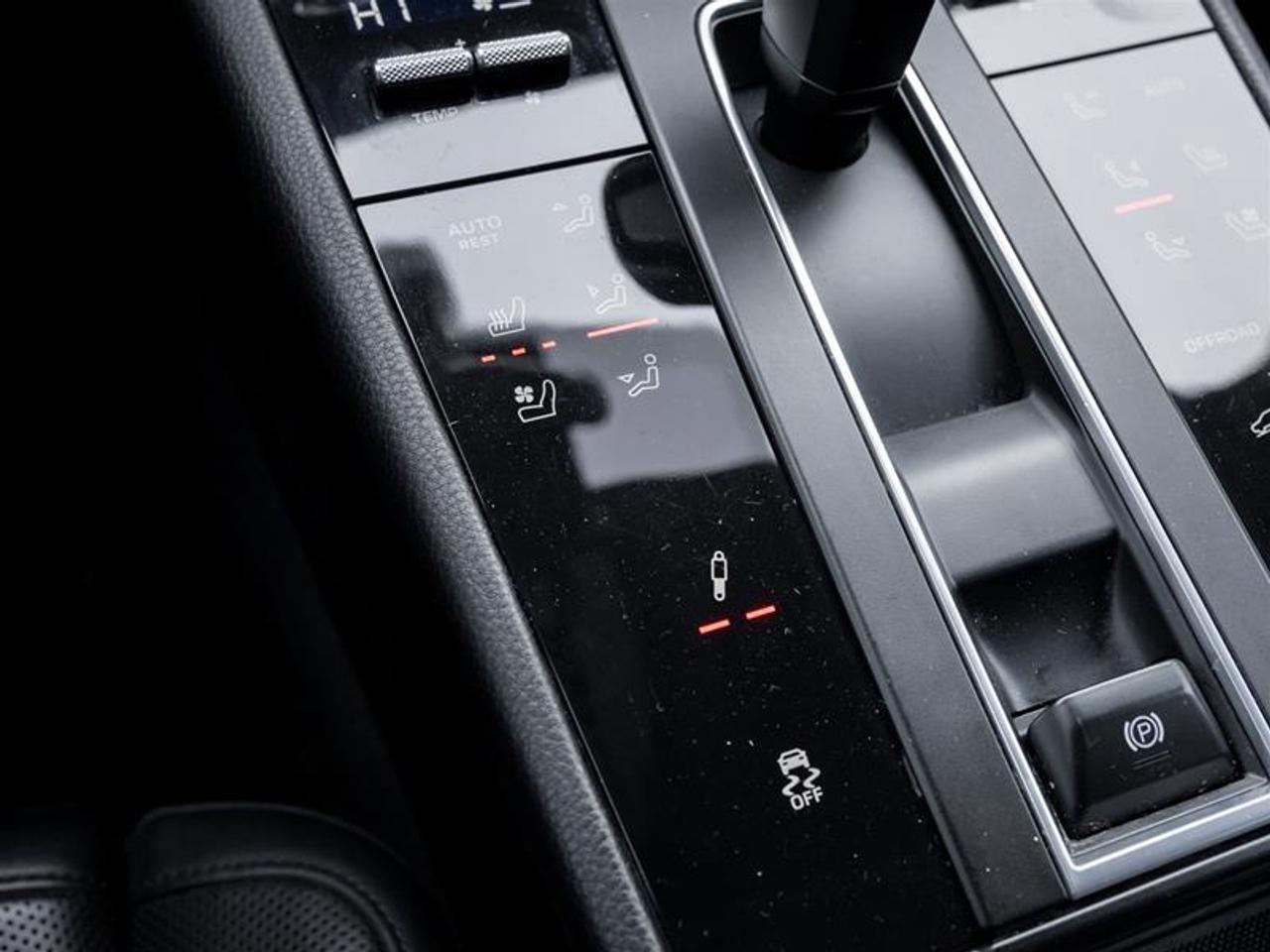 2023 Porsche Macan S 4dr All-Wheel Drive Photo
