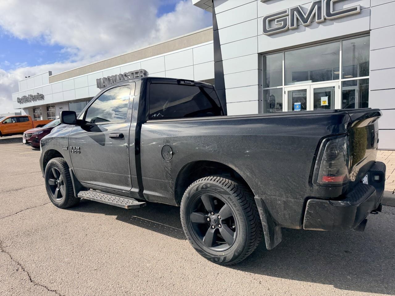 2016 RAM 1500 4WD Reg Cab 120.5  Express Photo4