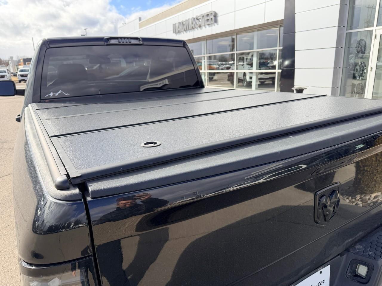 2016 RAM 1500 4WD Reg Cab 120.5  Express Photo