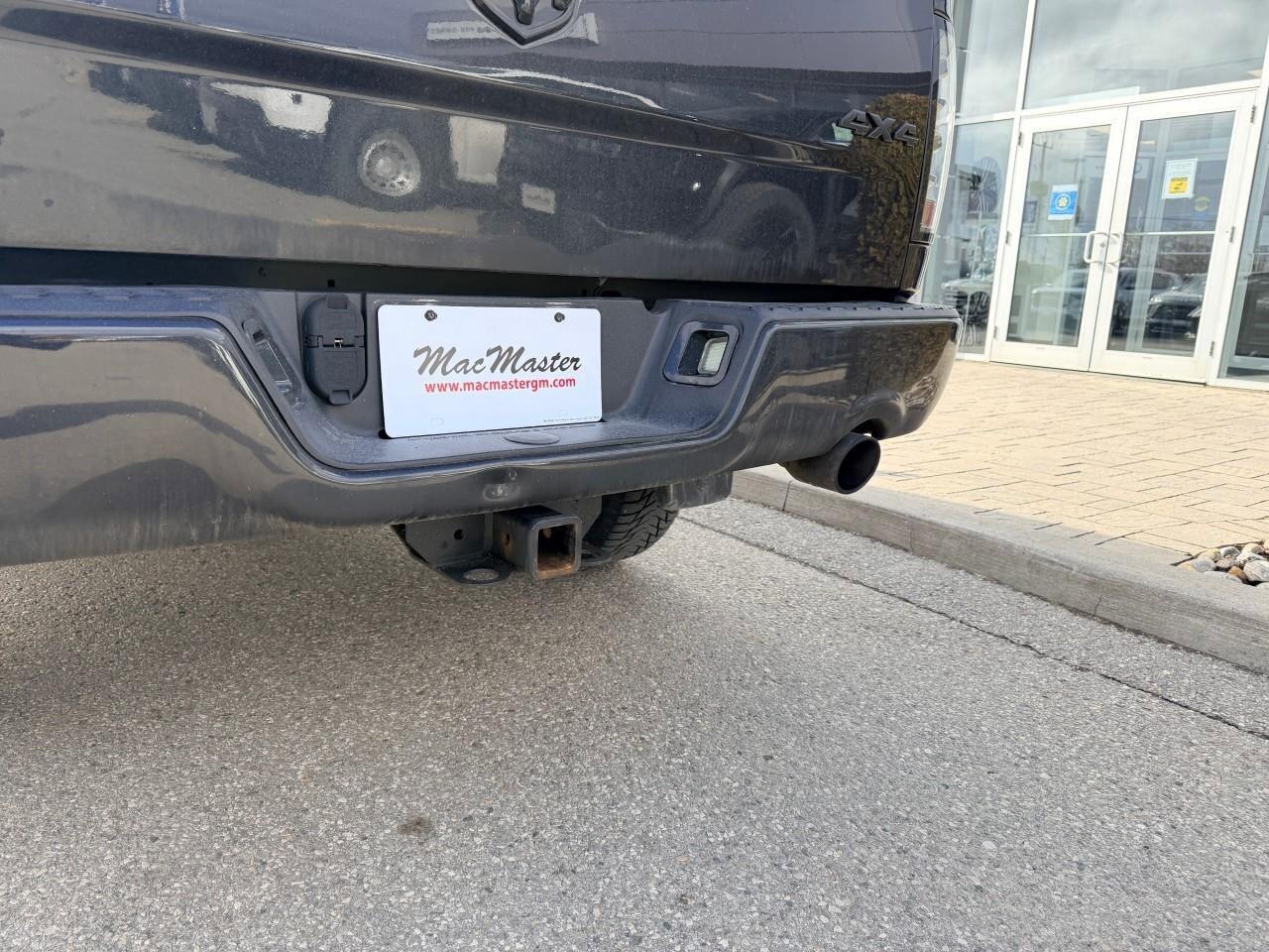 2016 RAM 1500 4WD Reg Cab 120.5  Express Photo