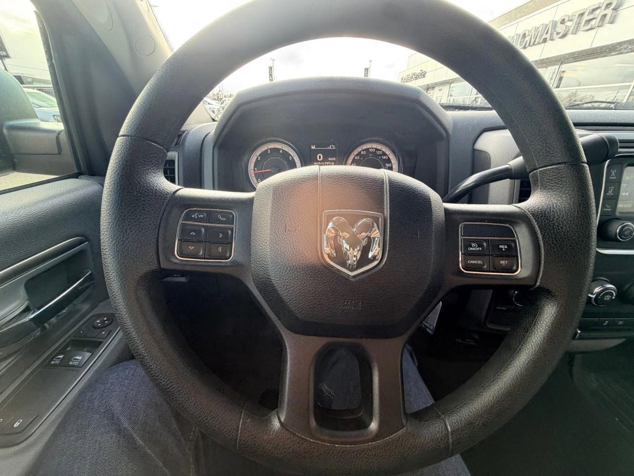 2016 RAM 1500 4WD Reg Cab 120.5  Express Photo