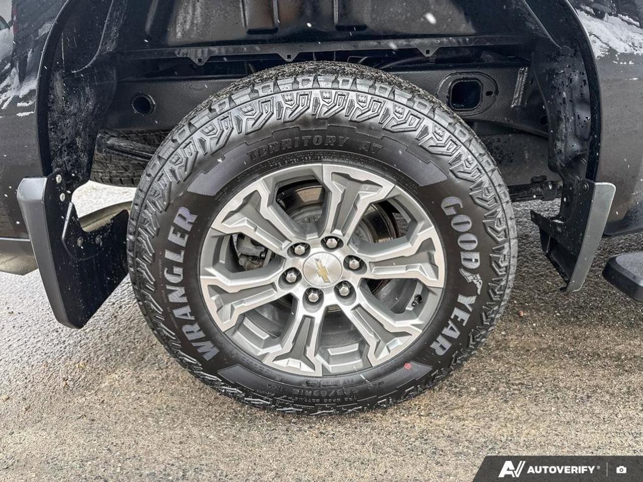 2024 Chevrolet Silverado 1500 4WD Crew Cab 147  LT Photo