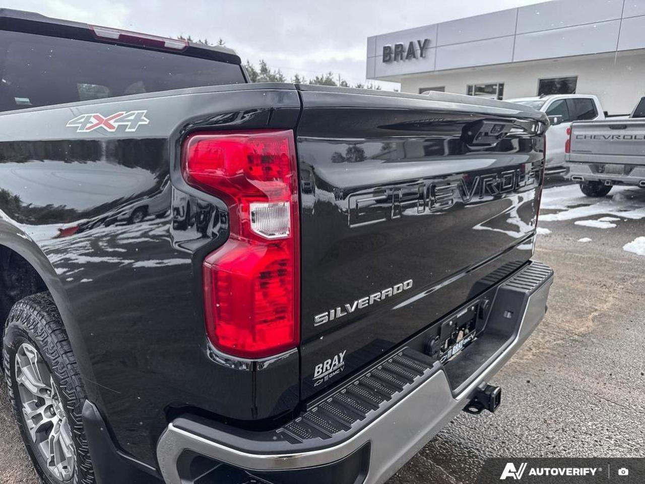 2024 Chevrolet Silverado 1500 4WD Crew Cab 147  LT Photo