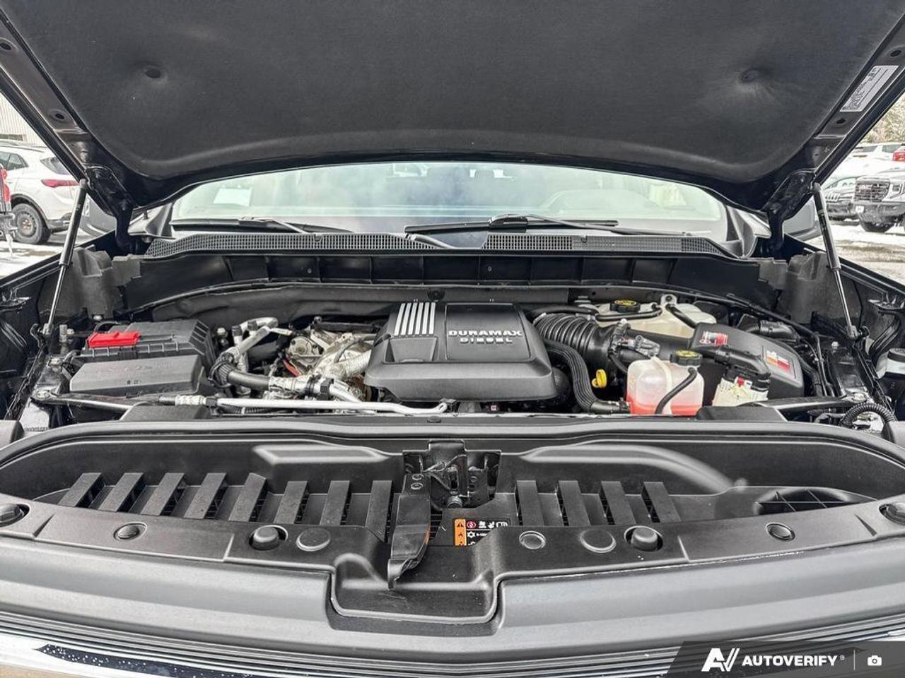 2024 Chevrolet Silverado 1500 4WD Crew Cab 147  LT Photo