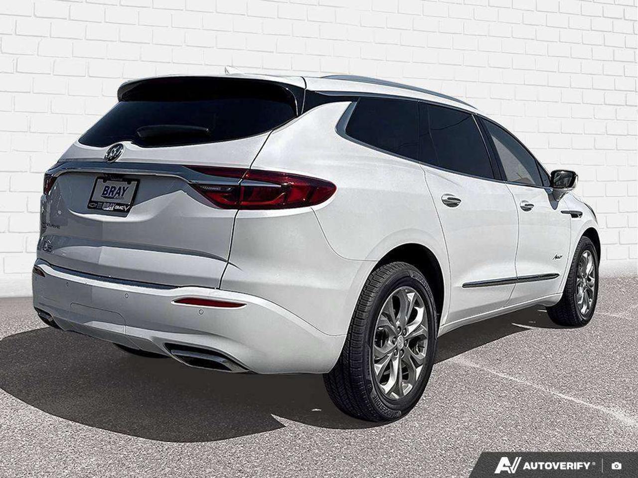2021 Buick Enclave TRAILERING PKG. LEATHER SEATING. PANORAMIC SUNROOF. 7 PASSENGER SEATING. BOSE AUDIO SYSTEM. Photo