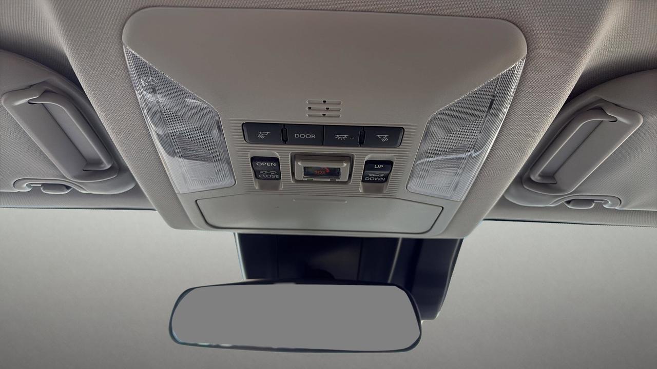 2025 Toyota RAV4 XLE Photo
