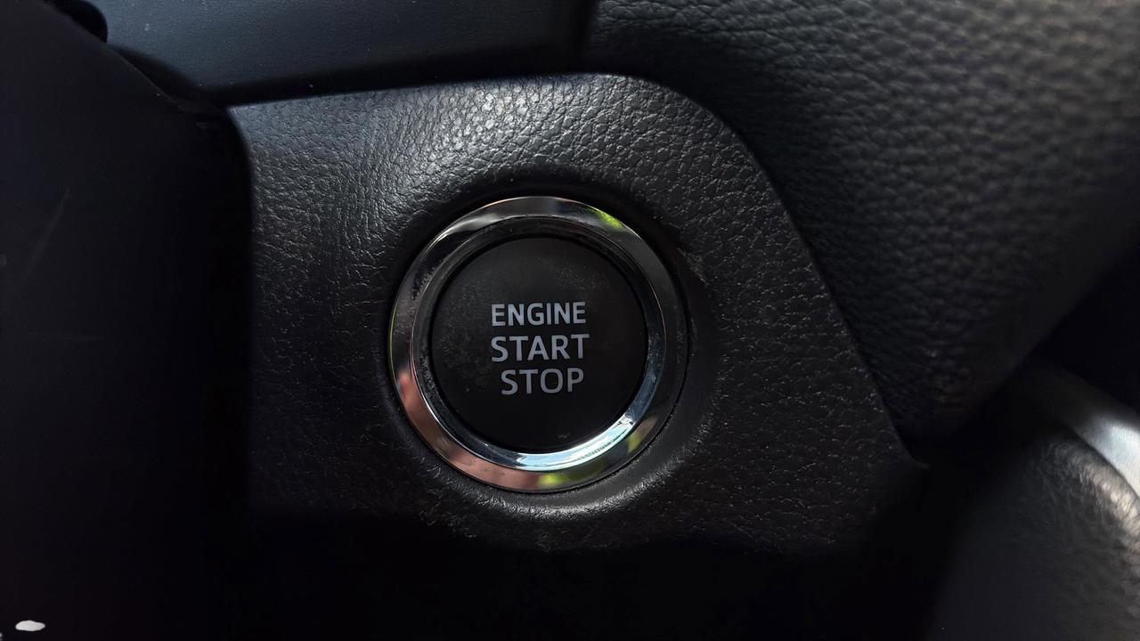 2025 Toyota RAV4 XLE Photo