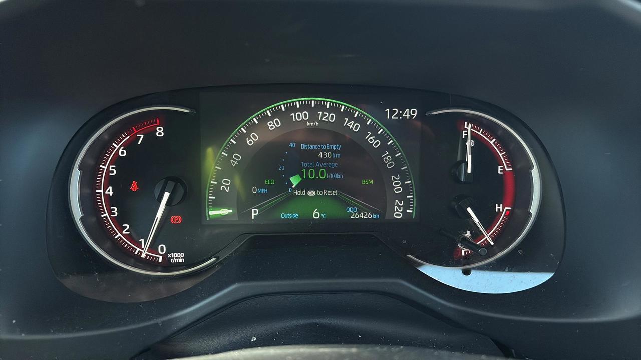 2025 Toyota RAV4 XLE Photo