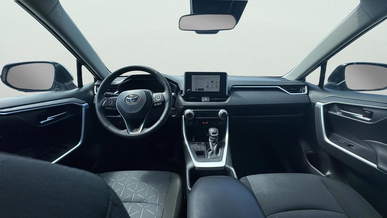2025 Toyota RAV4 XLE Photo