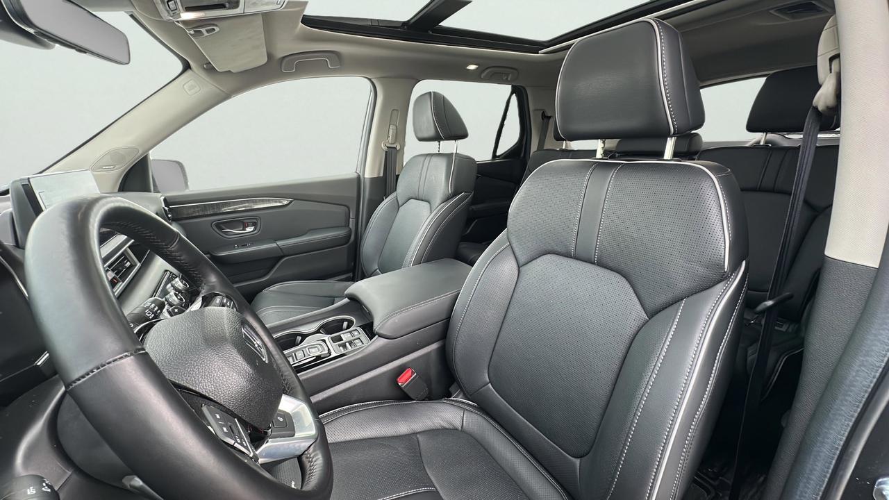 2025 Honda Pilot Touring Photo