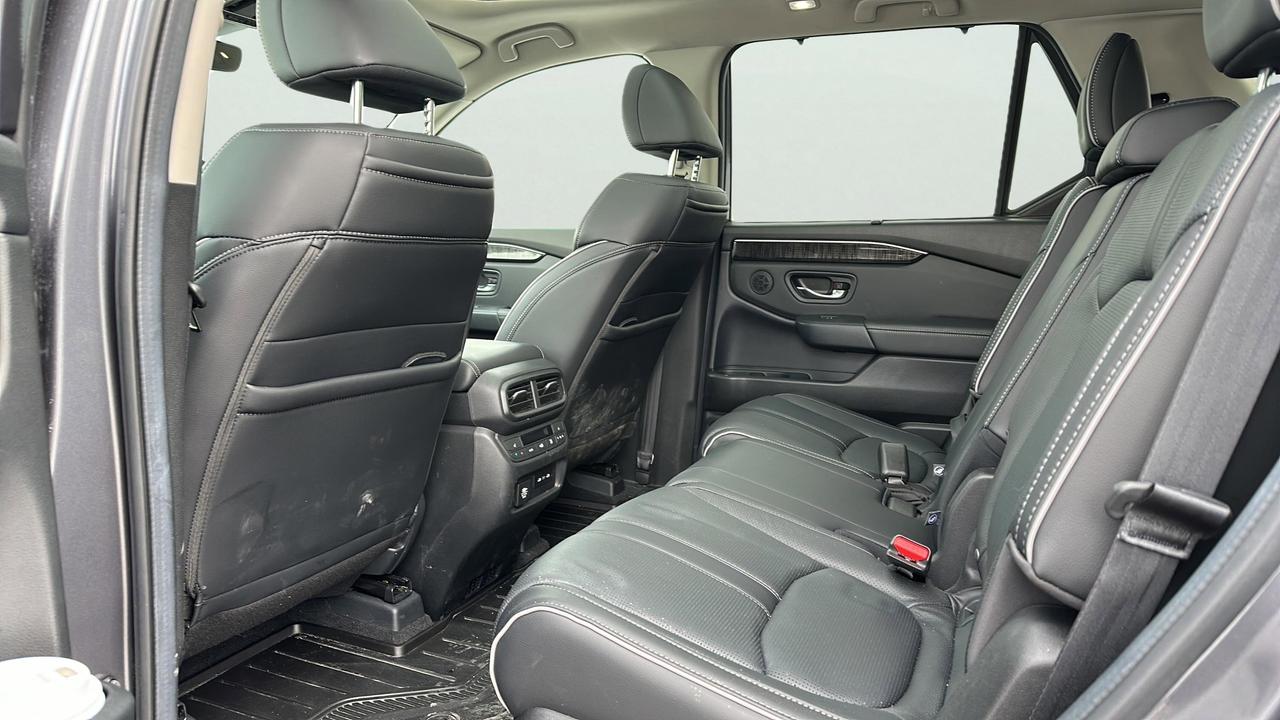 2025 Honda Pilot Touring Photo