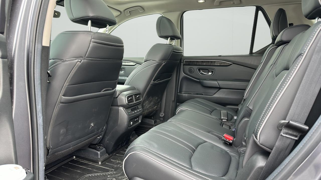 2025 Honda Pilot Touring Photo