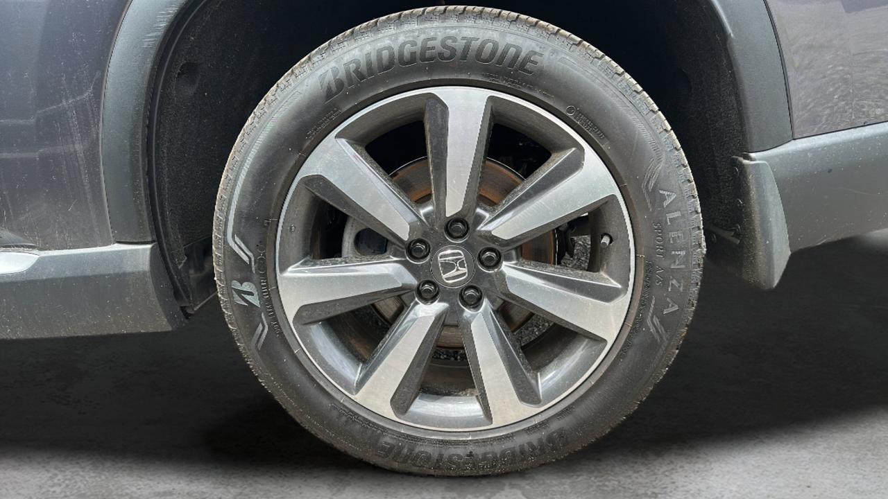 2025 Honda Pilot Touring Photo