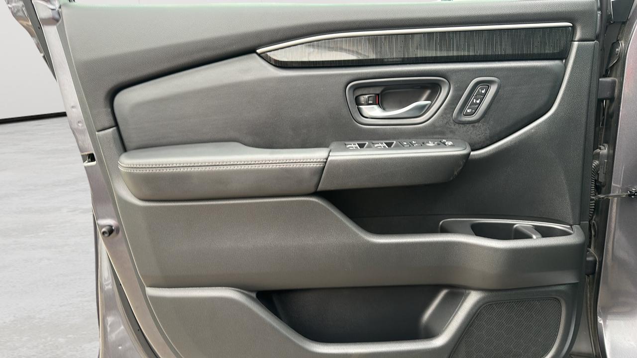 2025 Honda Pilot Touring Photo