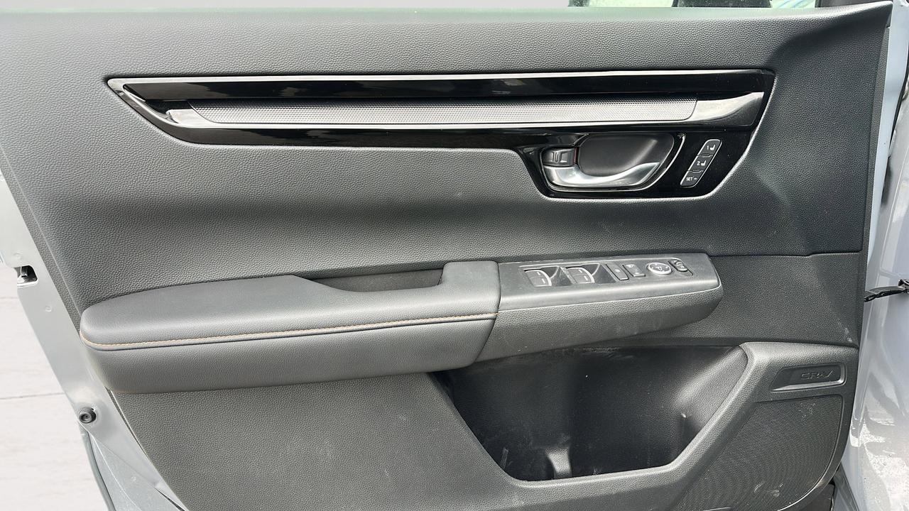 2024 Honda CR-V Hybrid Touring Photo