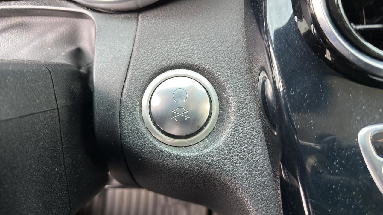 2018 Mercedes-Benz C-Class 4MATIC® Photo