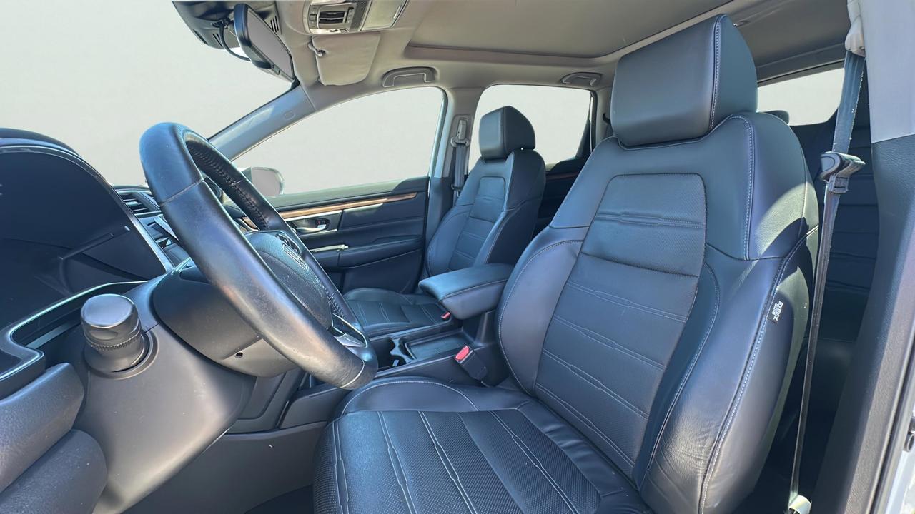 2017 Honda CR-V Touring Photo