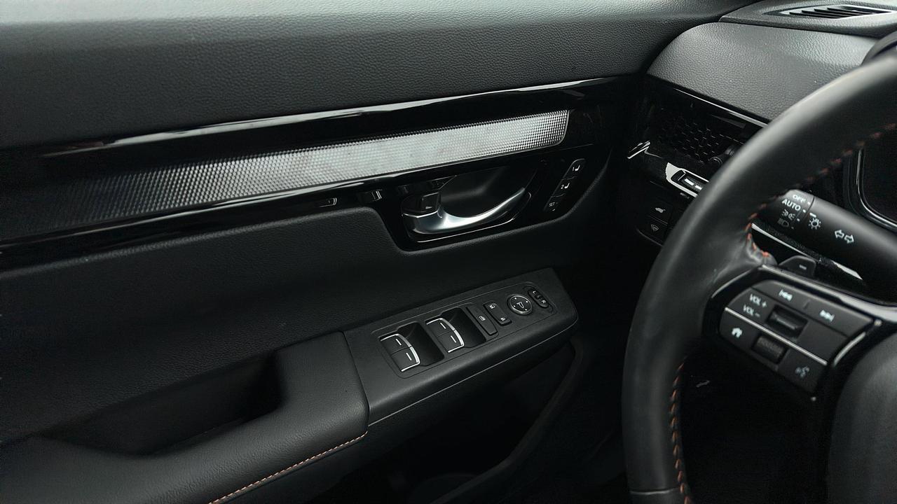 2025 Honda CR-V Hybrid Touring Photo