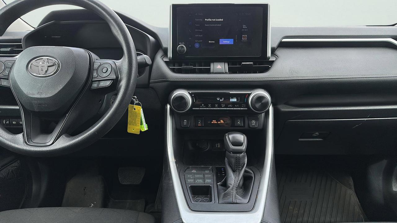 2023 Toyota RAV4 LE AWD Photo