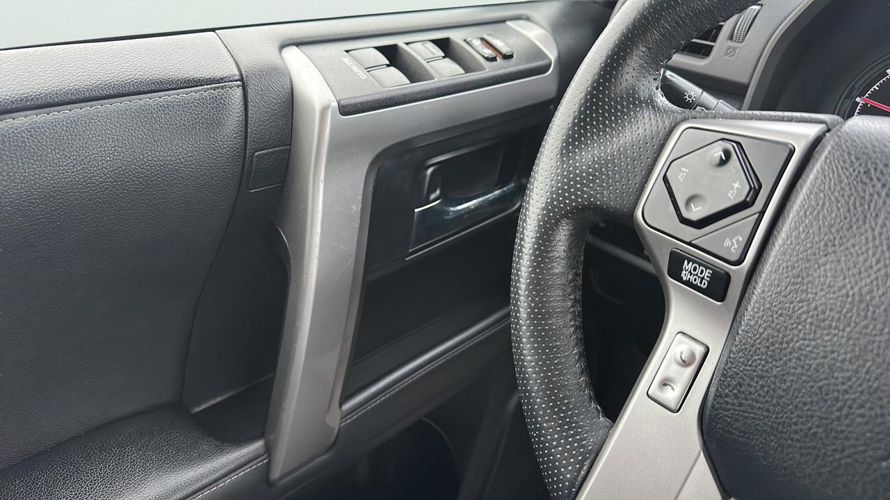2020 Toyota 4Runner SR5 Photo