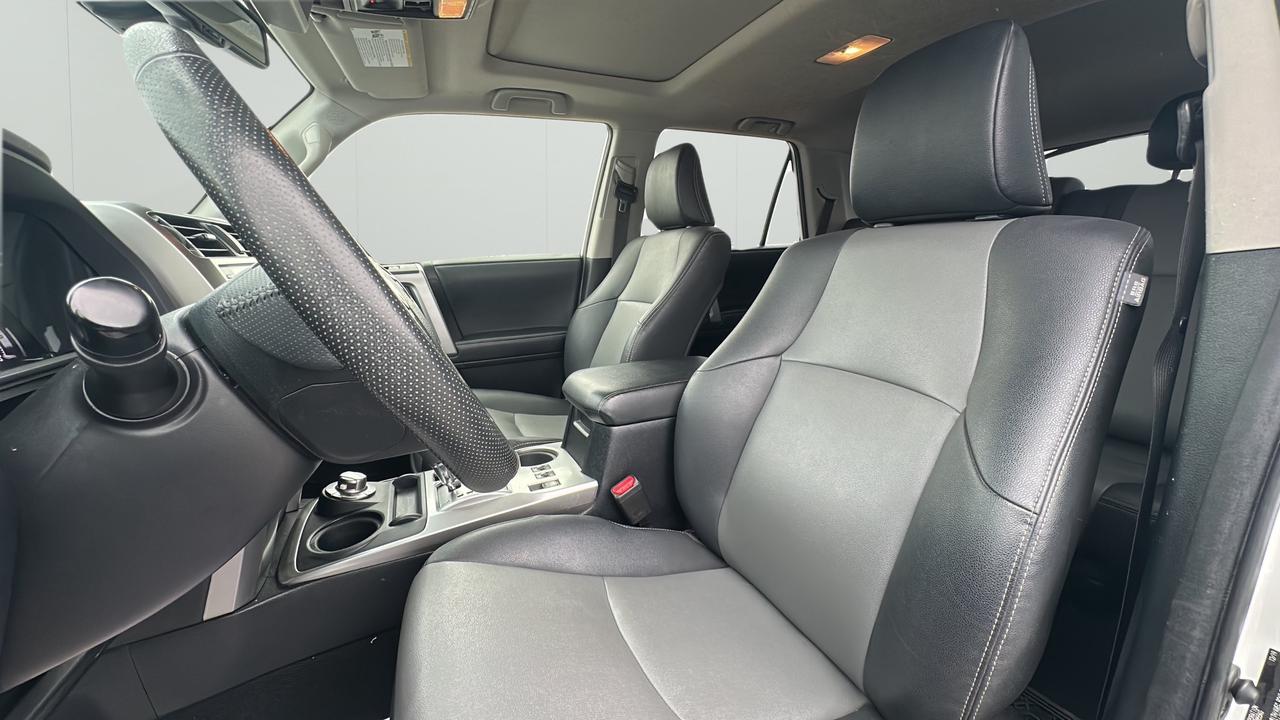 2020 Toyota 4Runner SR5 Photo