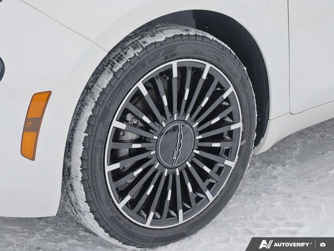 2025 Fiat 500E  Photo