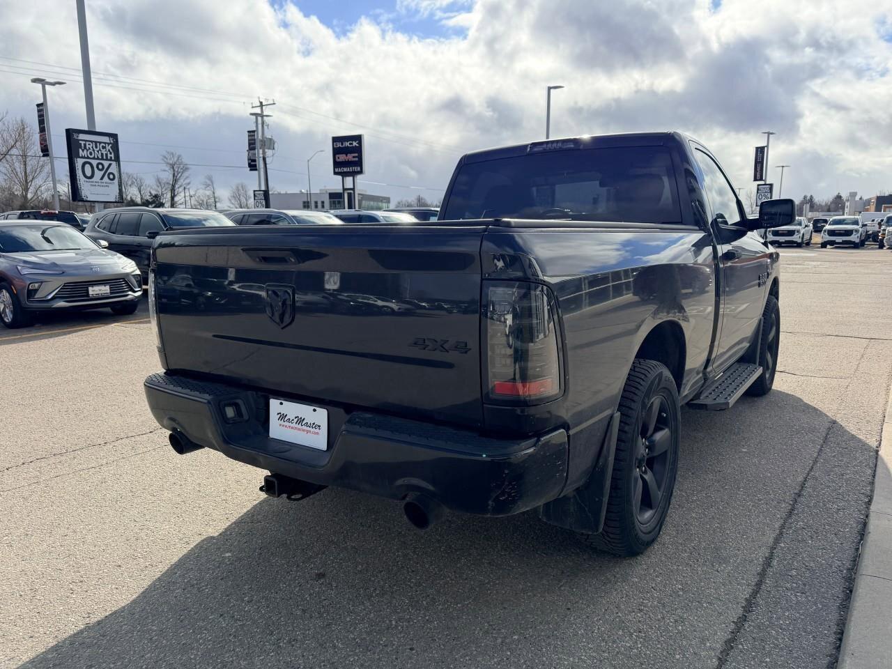 2016 RAM 1500 ExpressST, REGULAR CAB, 5.7L V8, 4X4, ALLOYS, CLOT Photo