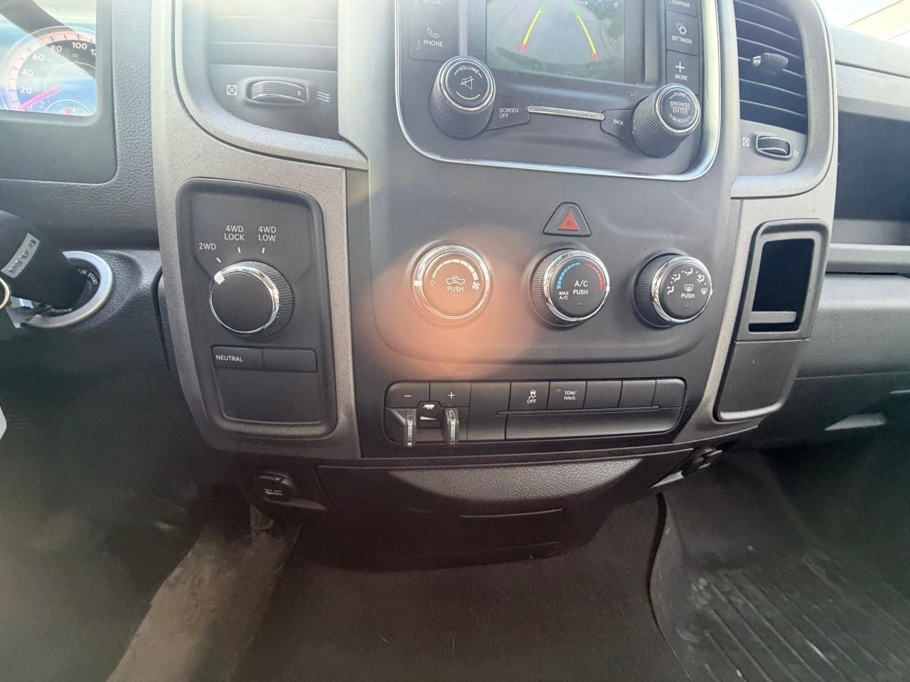 2016 RAM 1500 ExpressST, REGULAR CAB, 5.7L V8, 4X4, ALLOYS, CLOT Photo