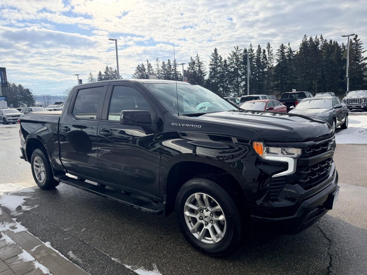 2024 Chevrolet Silverado 1500 RSTRST, 5.3L V8, 4X4, ALLOYS, LEATHER, CERTIFIED P Photo