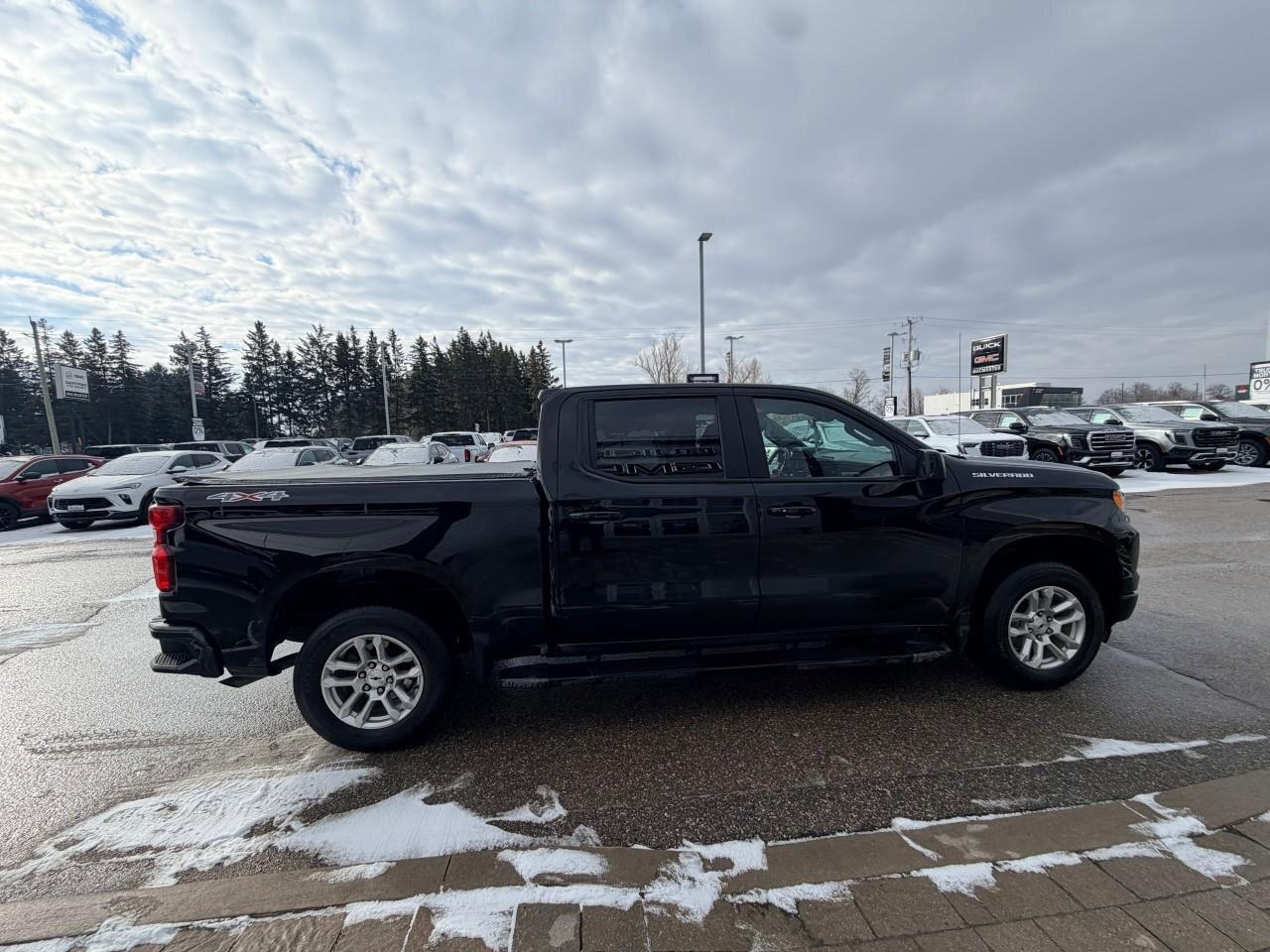2024 Chevrolet Silverado 1500 RSTRST, 5.3L V8, 4X4, ALLOYS, LEATHER, CERTIFIED P Photo