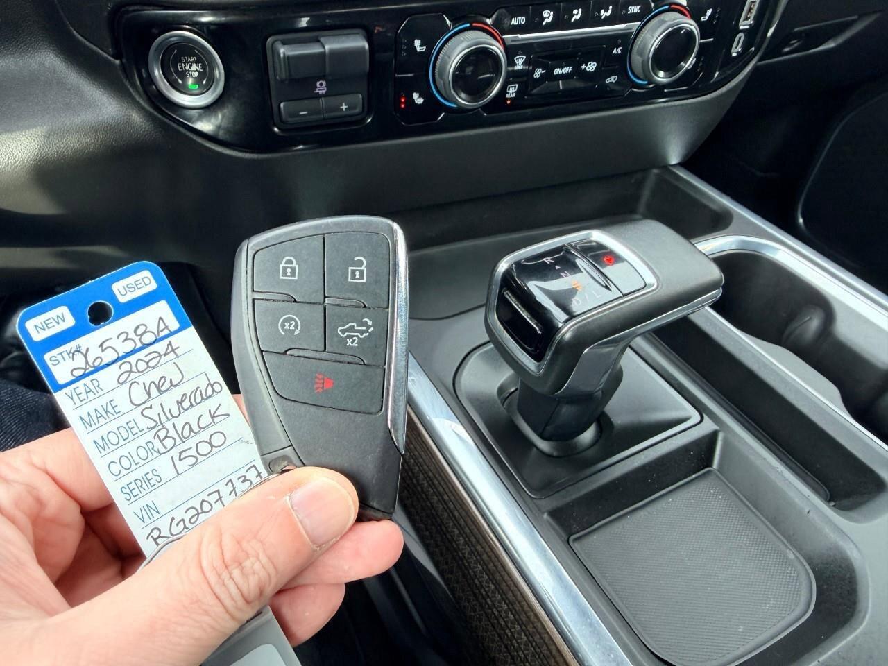 2024 Chevrolet Silverado 1500 RSTRST, 5.3L V8, 4X4, ALLOYS, LEATHER, CERTIFIED P Photo