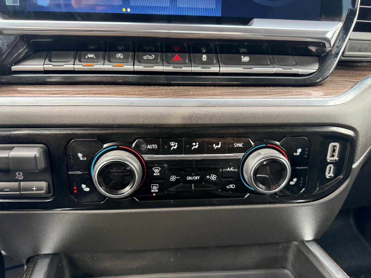 2024 Chevrolet Silverado 1500 RSTRST, 5.3L V8, 4X4, ALLOYS, LEATHER, CERTIFIED P Photo